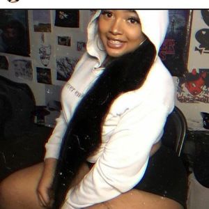 Meet your Posher, Whixtney